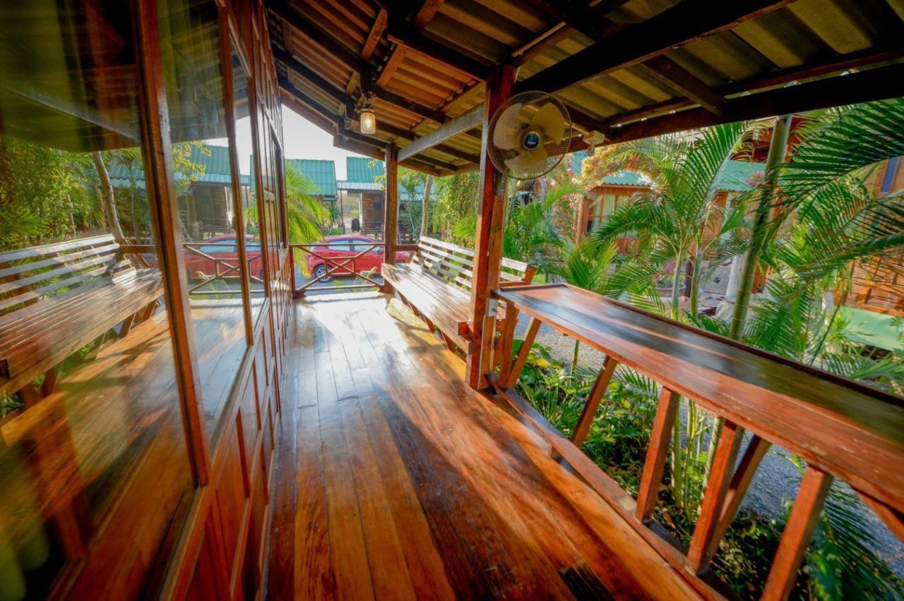 MRK Resort&Massage Lop Buri Exterior foto